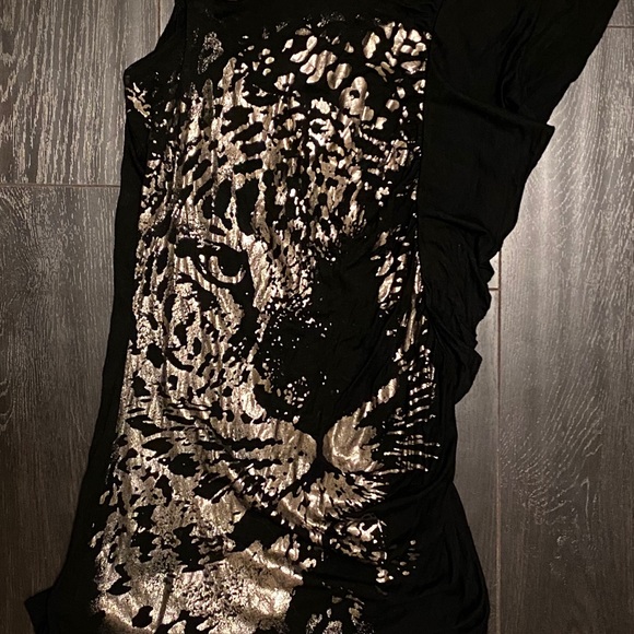 Wild spin on little black dress - Picture 4 of 4